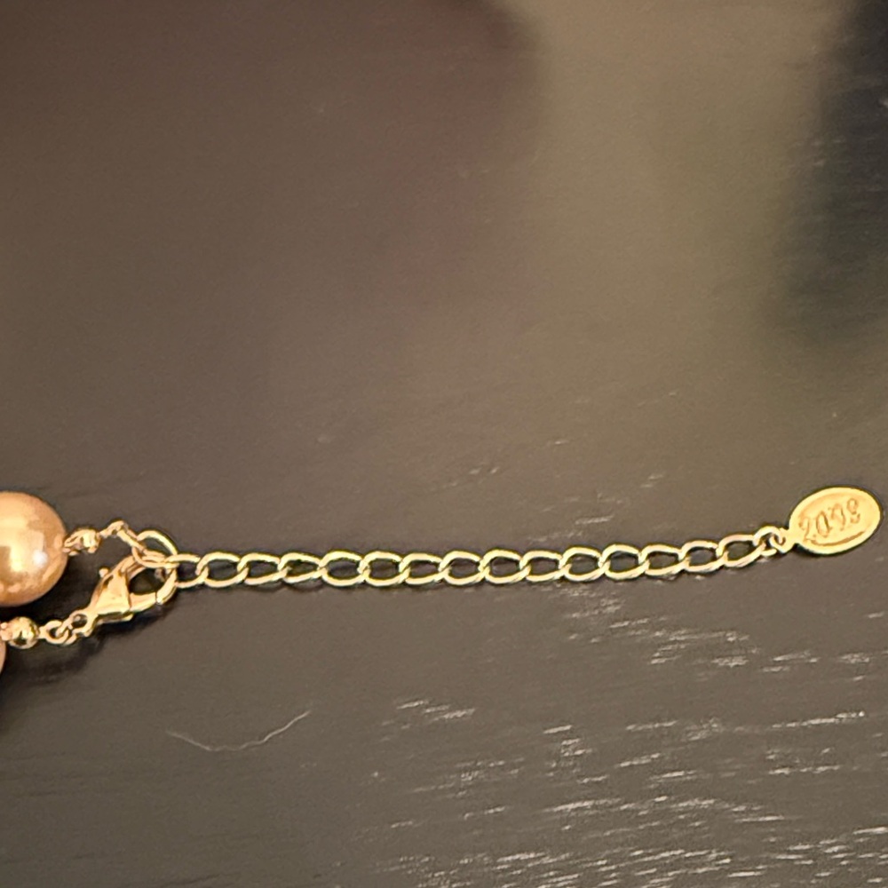 Kenneth Jay Lane simulated multi-color pastel pearl necklace w/ gold-tone clasp - Picture 3 of 5